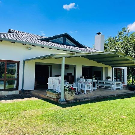 Porterfield Guest House, Champagne Valley Buitenkant foto