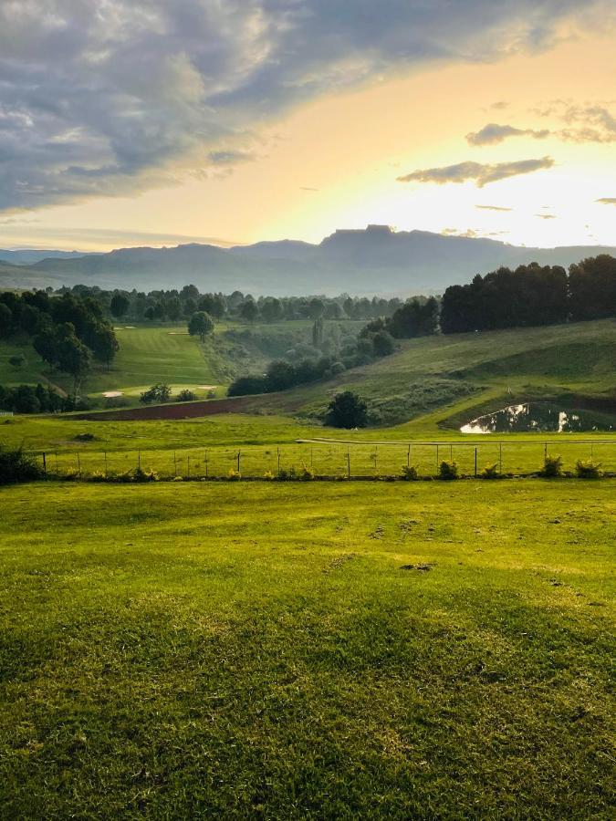 Porterfield Guest House, Champagne Valley Buitenkant foto