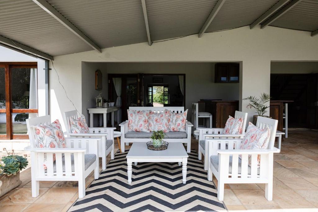 Porterfield Guest House, Champagne Valley Buitenkant foto